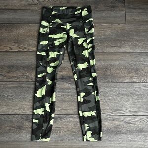 Lululemon Fast And Free High Rise Tight Leggings Green Camo sz 4